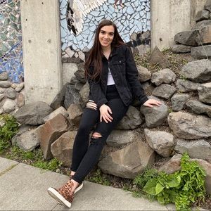 Meet your Posher, Fallon